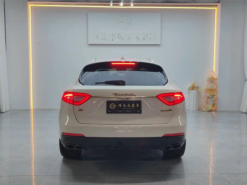Maserati suv