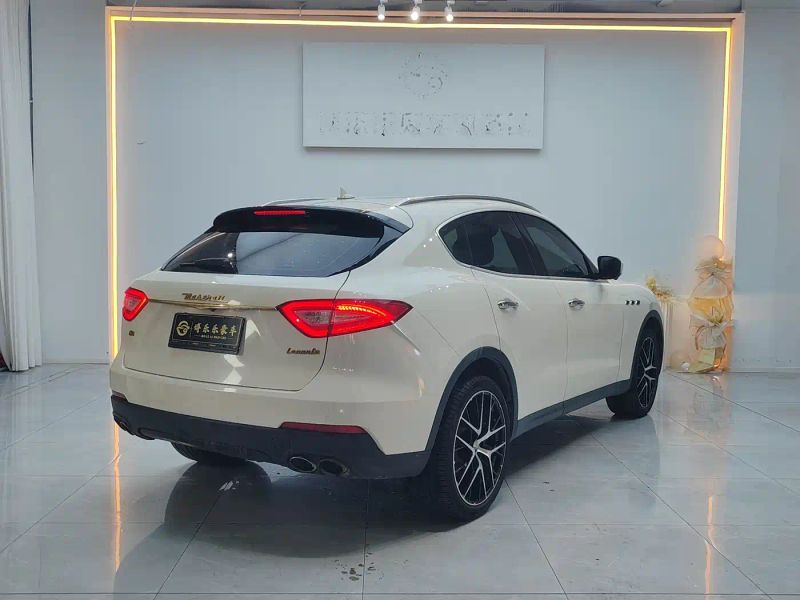 Maserati suv