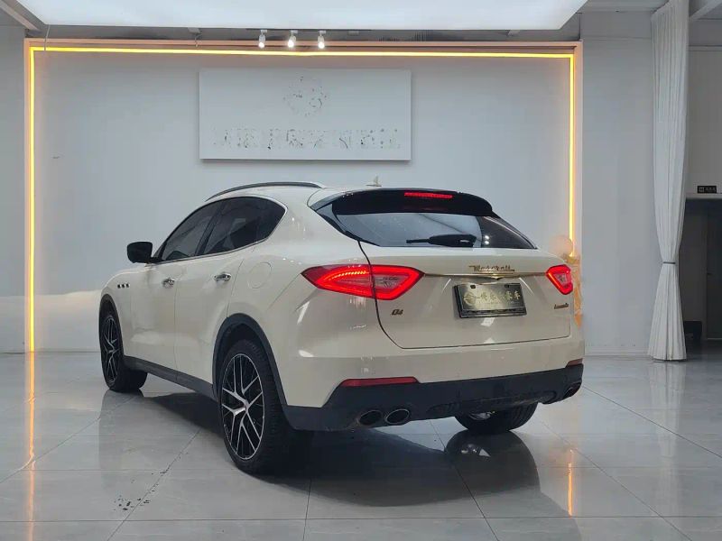 Maserati suv
