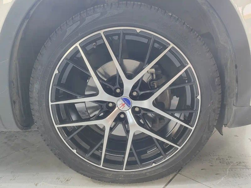 Maserati suv