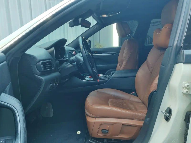 Maserati suv