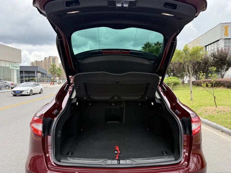 Maserati suv