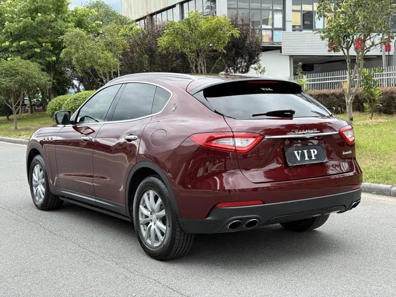 Maserati suv