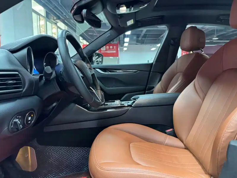 Maserati suv