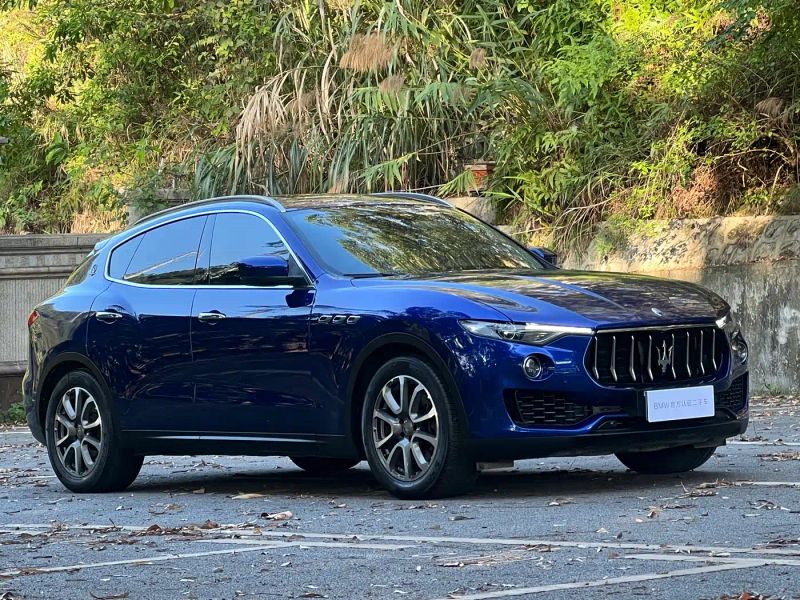 Maserati suv