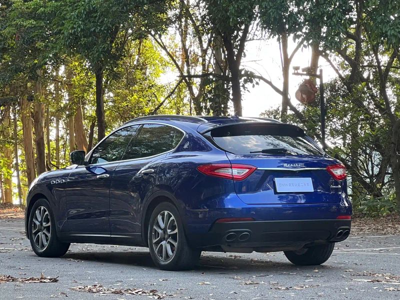 Maserati suv