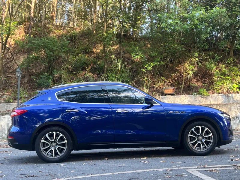 Maserati suv