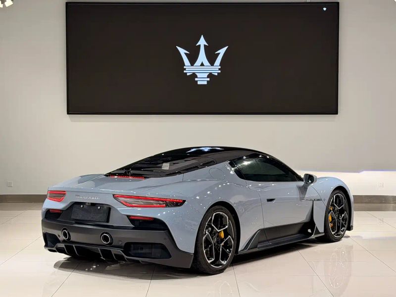 Maserati MC20