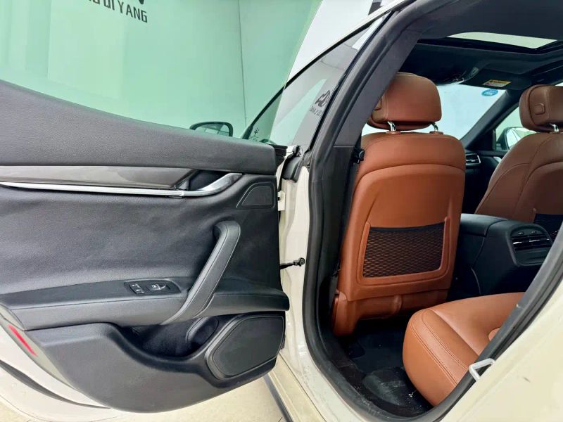 Maserati ghibli