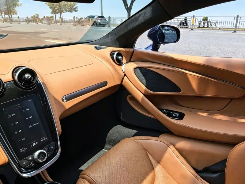 Mclaren GT