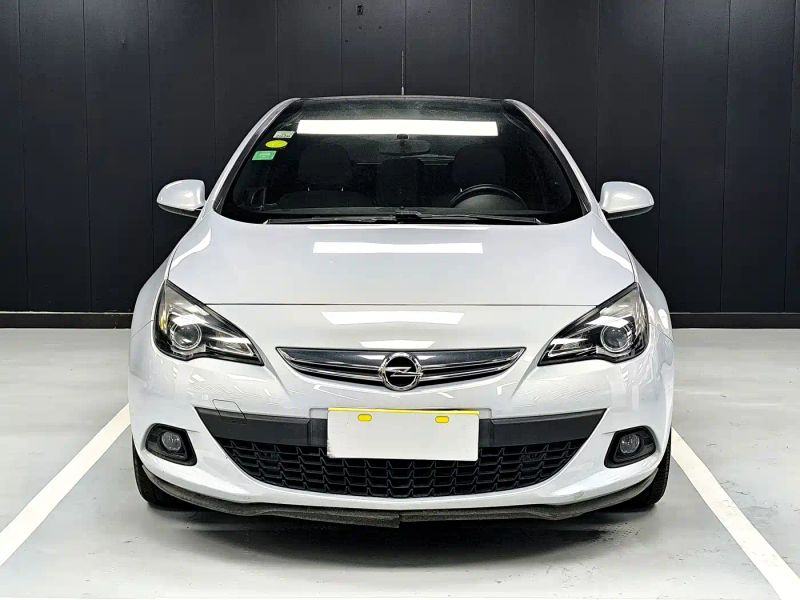 yat astra