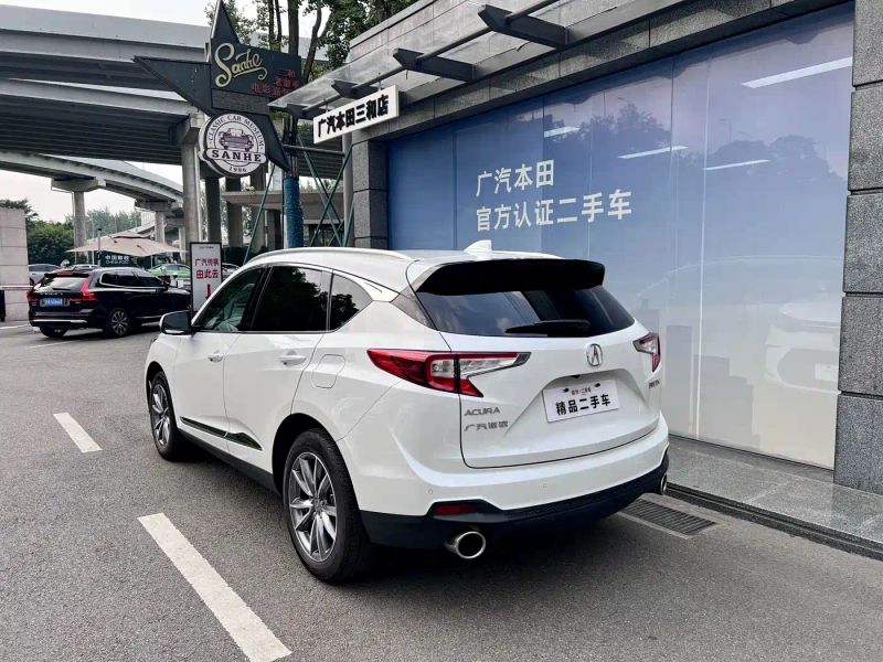 Acura suv