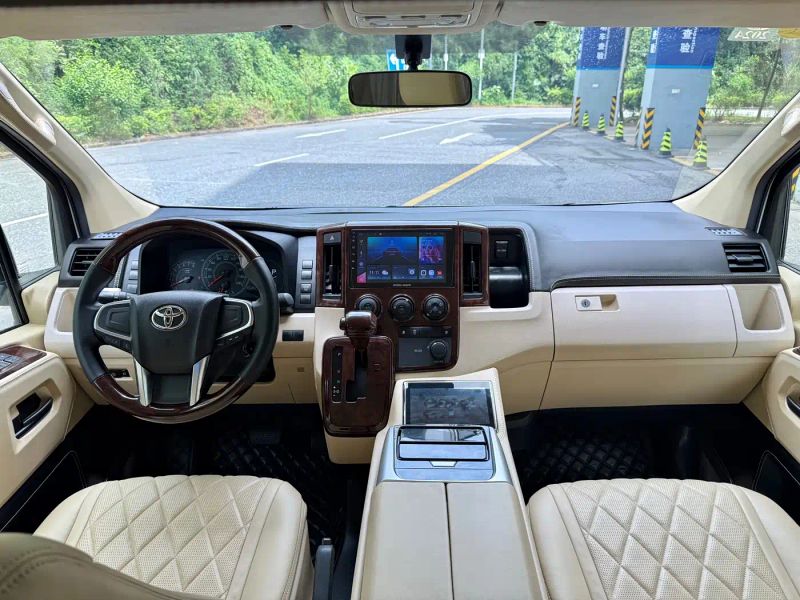 alphard van
