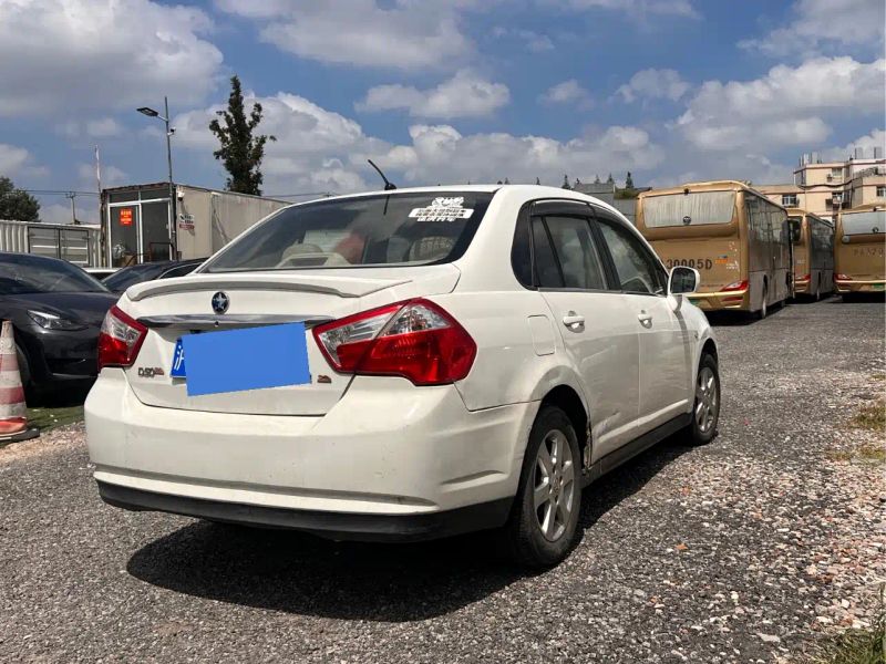 Venucia d50