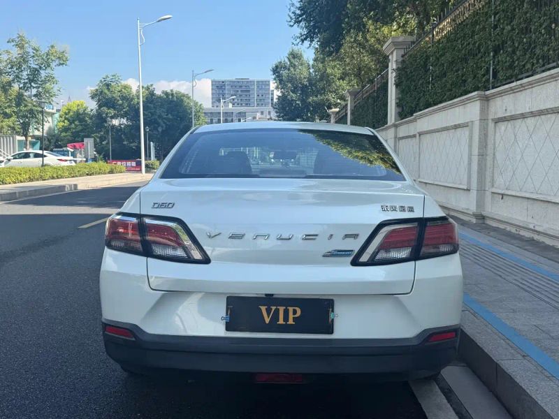 Venucia d60