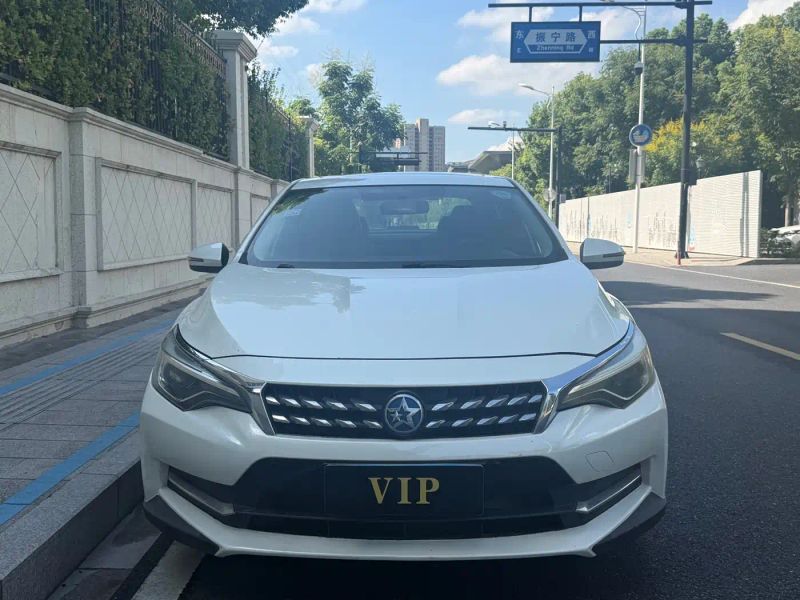 Venucia d60