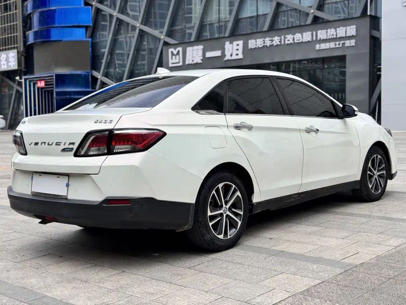 Venucia d60