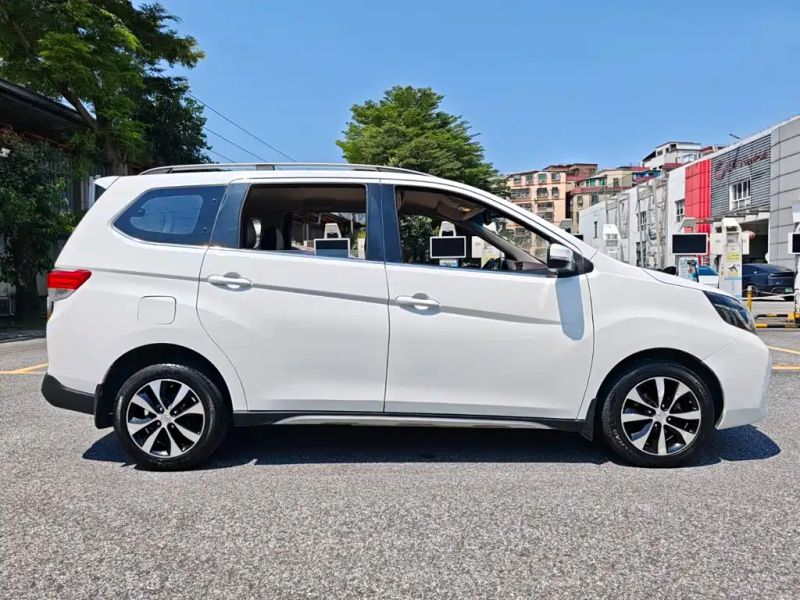 Venucia m50v