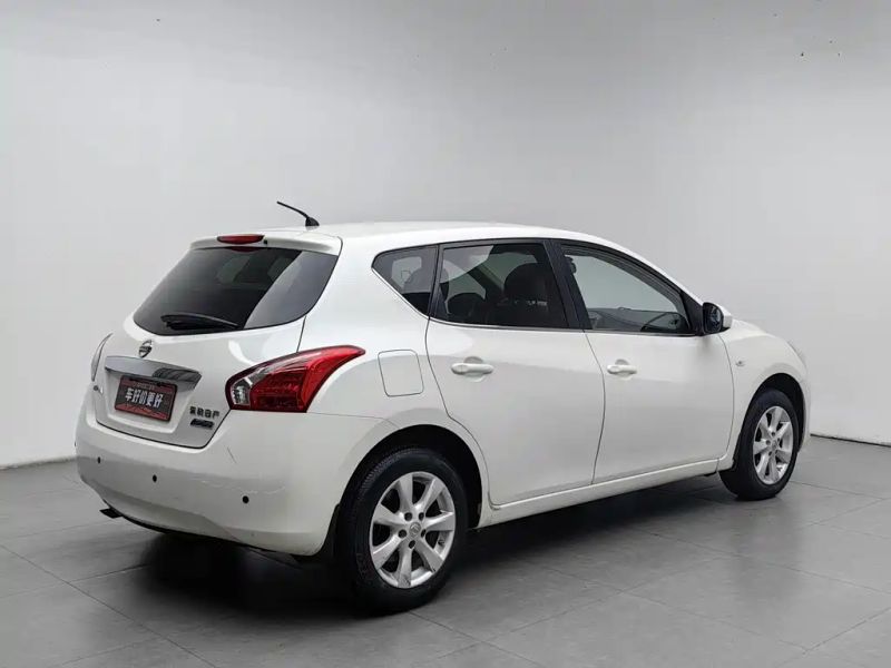 Nissan tiida