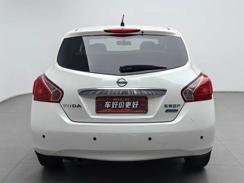 Nissan tiida