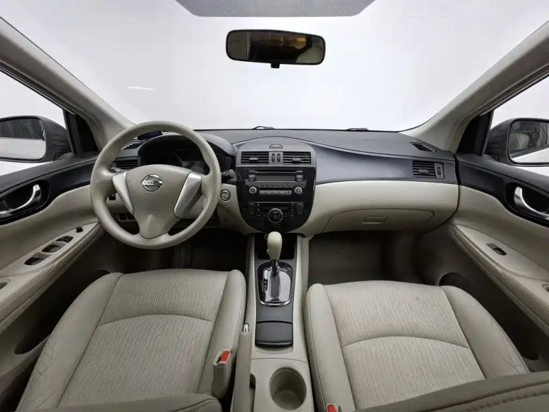 Nissan tiida