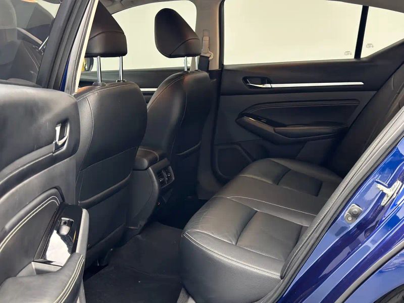Nissan altima