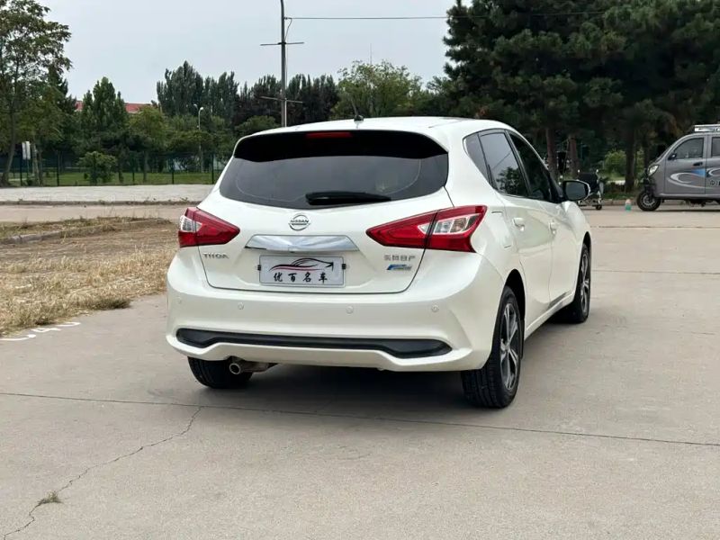 Nissan tiida