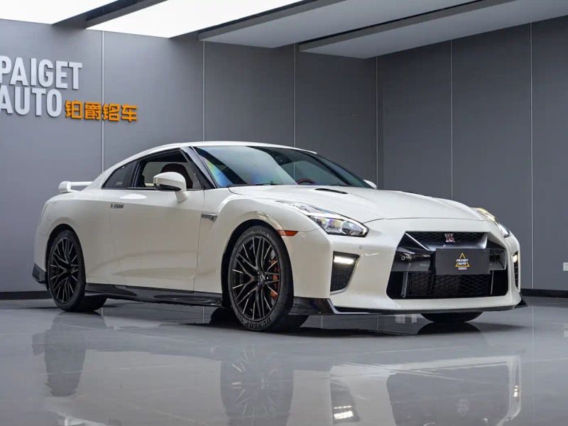 Nissan GT-R