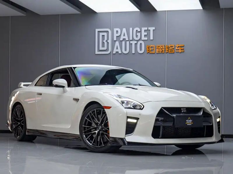 Nissan GT-R