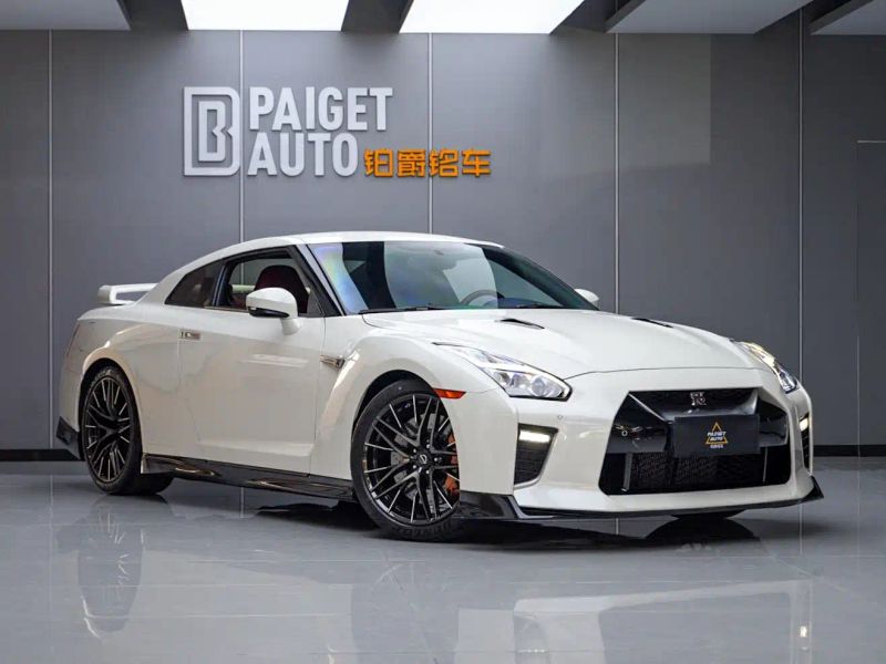 Nissan GT-R