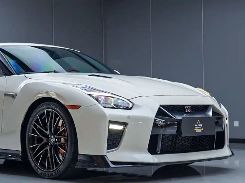 Nissan GT-R