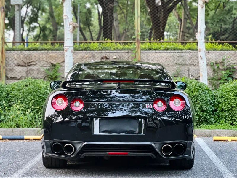 Nissan GT-R