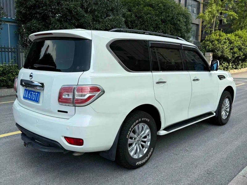 Nissan y62