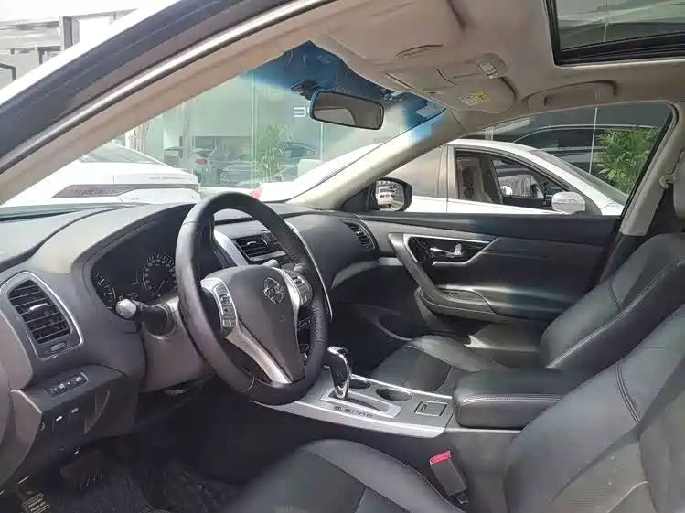 Nissan altima