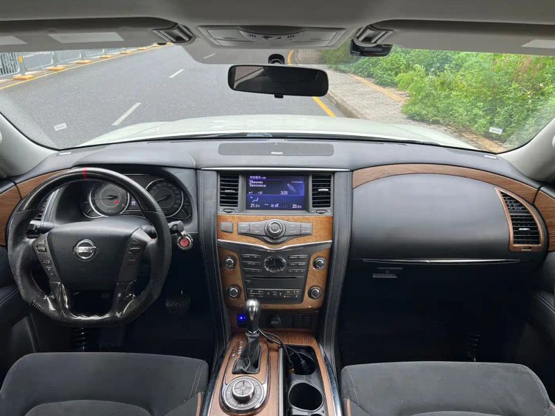 Nissan y62