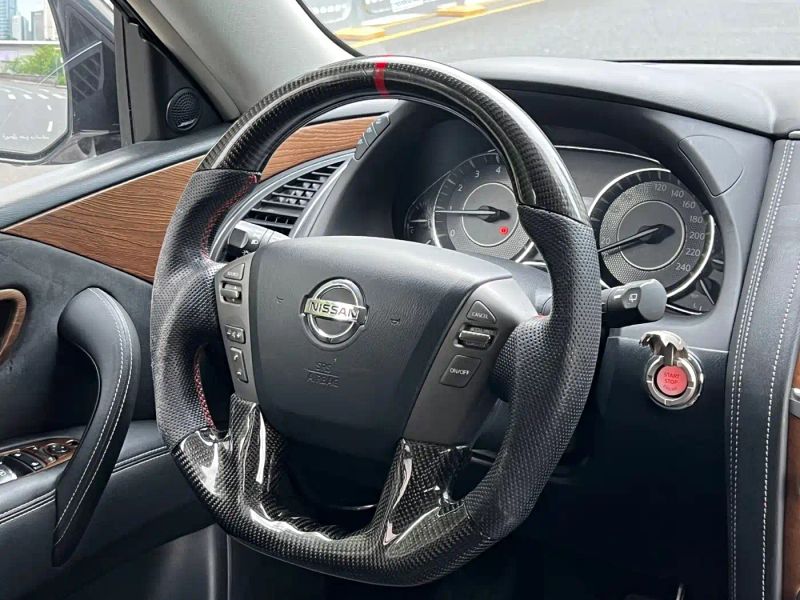 Nissan y62