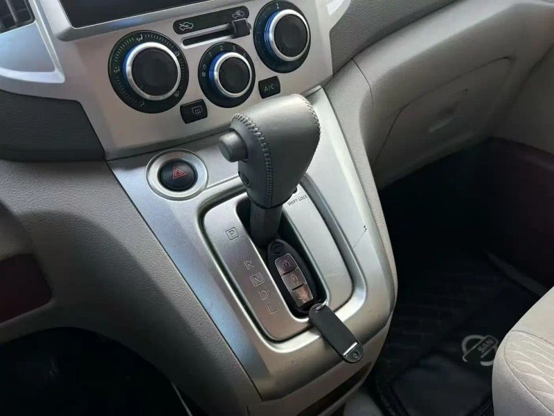 Nissan nv200