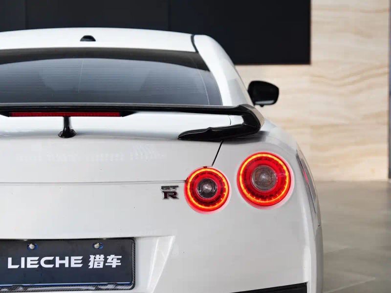 Nissan GT-R