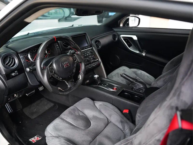Nissan GT-R