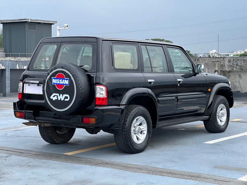 Nissan y62
