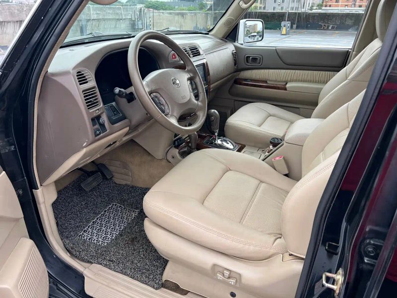Nissan y62