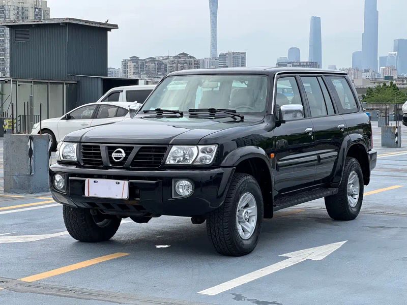 Nissan y62