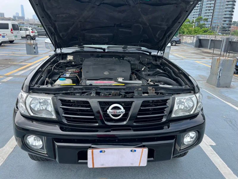 Nissan y62