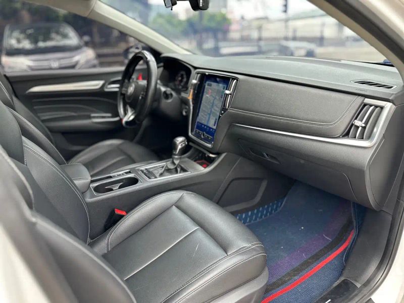 Roewe i6