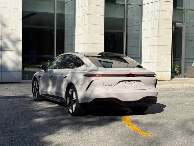 Roewe f7
