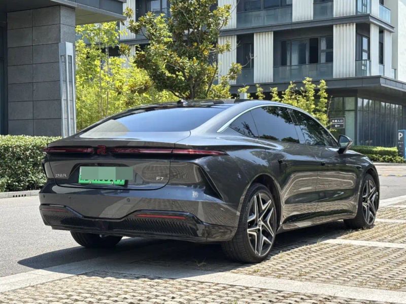 Roewe f7