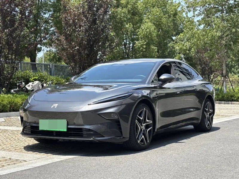 Roewe f7
