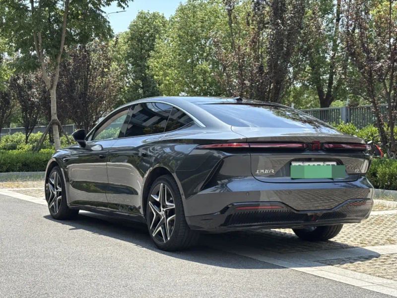 Roewe f7