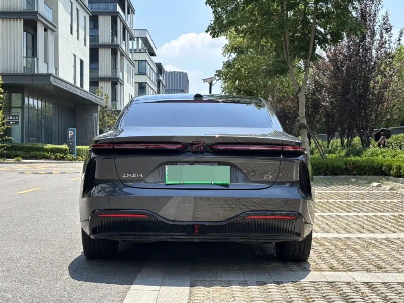 Roewe f7