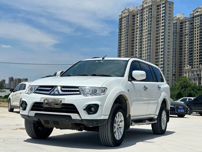 pajaro pajero-sport